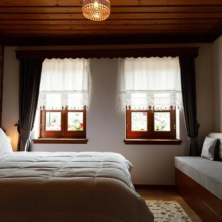 Pashai Hotel Gjirokastër