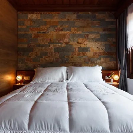 فندق Pashai Gjirokastër