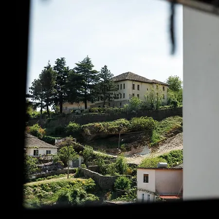 Pashai Gjirokastër